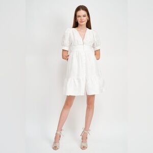En Saison Makenna Mini Dress	in White Size Small NWT